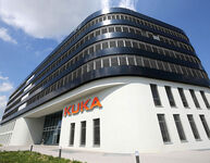 Der Automatisierungskonzern Kuka investiert in seinem Stammsitz Augsburg in ein 6-stöckiges Entwicklungs- und Technolgoiezentrum